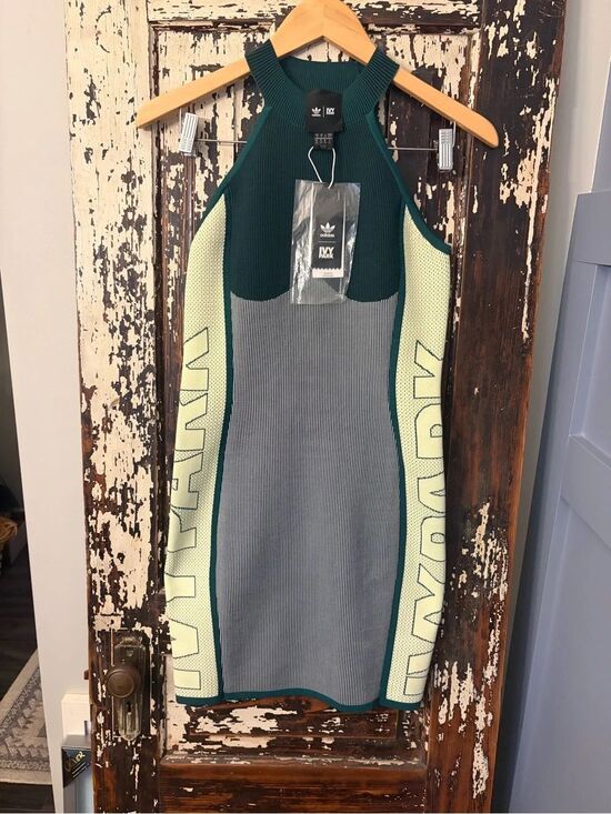 Seller photo, Poshmark
